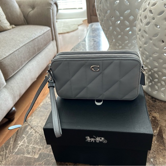 Beautiful Coach Crossbody Bag - Picture 2 of 2